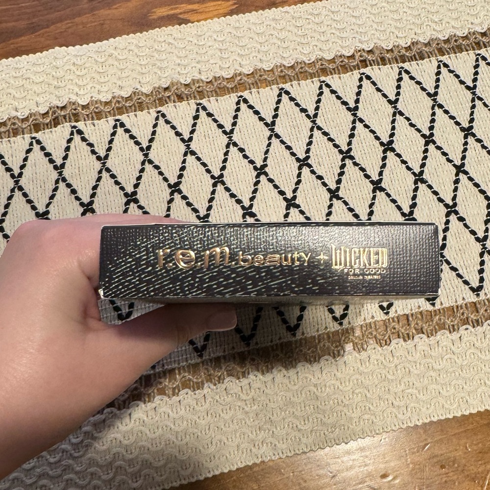 New rem beauty Wicked Eyeshadow Palette - Picture 5 of 6
